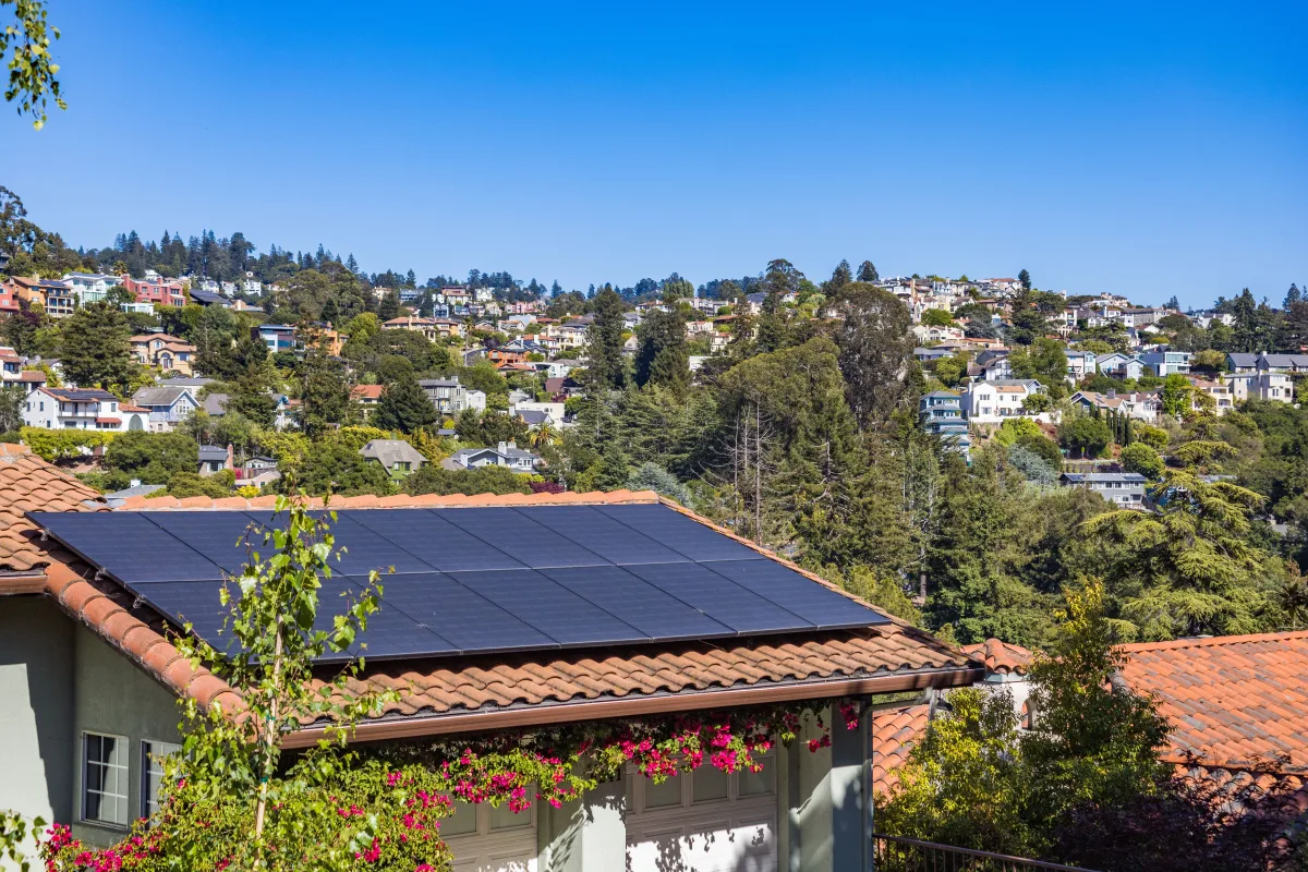 How Much Electricity Does a Solar Panel Actually Generate?